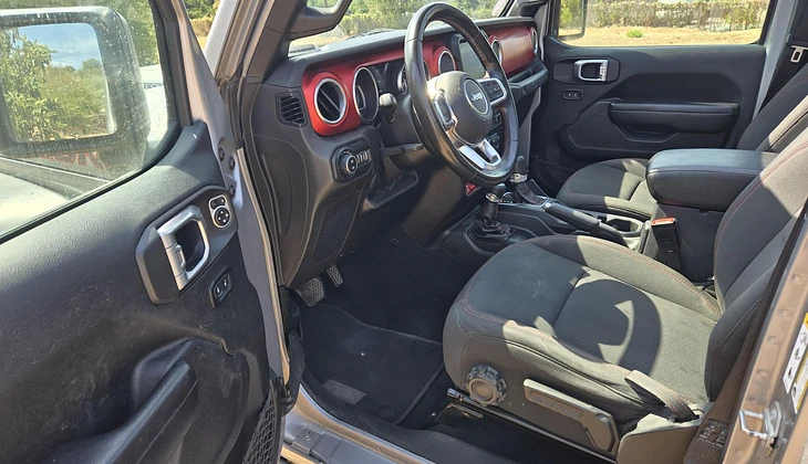 location-JEEP-Carqueiranne-roadstr