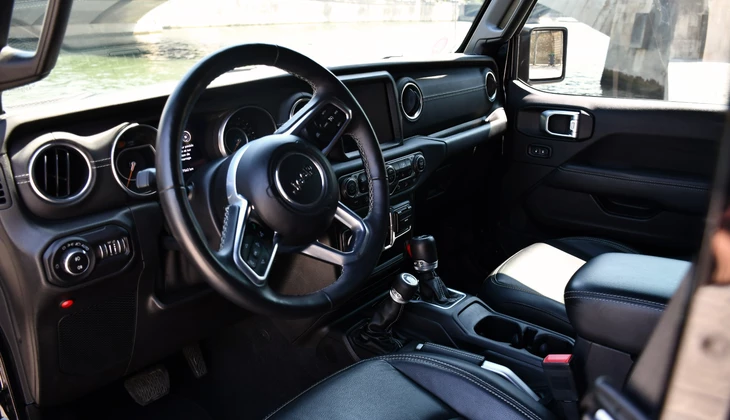 location-JEEP-Paris-roadstr