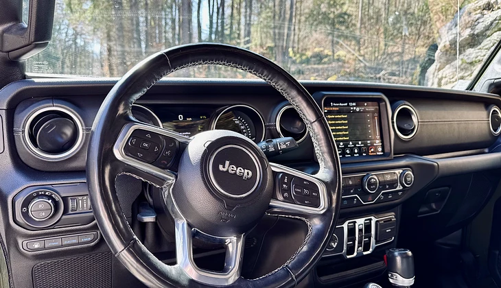 location-JEEP-Thonon-les-Bains-roadstr