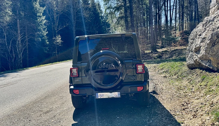 location-JEEP-Thonon-les-Bains-roadstr
