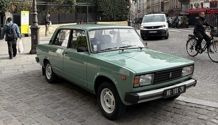 location-LADA-Orsay-roadstr