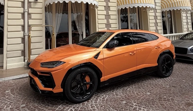 location-LAMBORGHINI-Nice-roadstr
