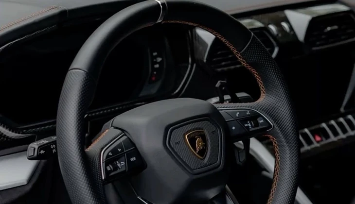 location-LAMBORGHINI-Nice-roadstr
