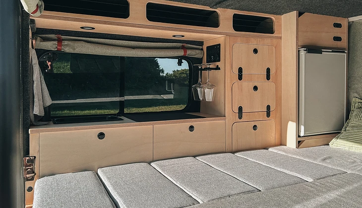 location-LAND ROVER-Beaune-roadstr