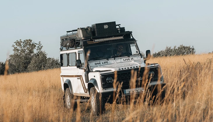 location-LAND ROVER-Beaune-roadstr