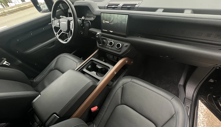 location-LAND ROVER-Issy-les-Moulineaux-roadstr