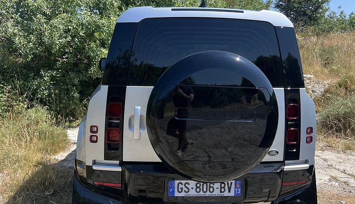 location-LAND ROVER-Aubenas-roadstr
