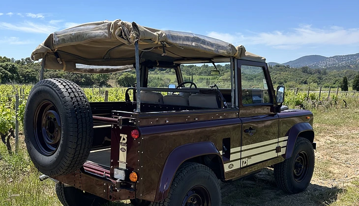 location-LAND ROVER-Nice-roadstr