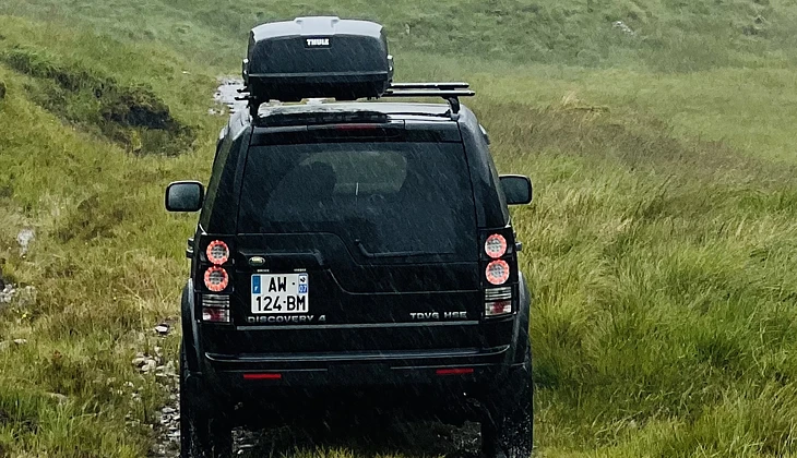 location-LAND ROVER-Villeneuve-de-Berg-roadstr