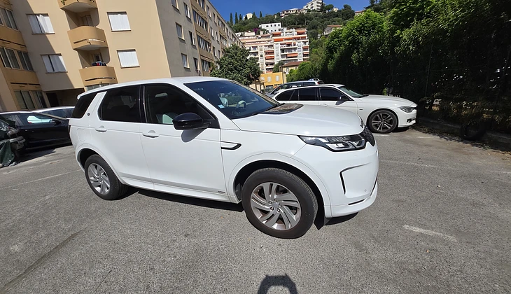 location-LAND ROVER-Nice-roadstr