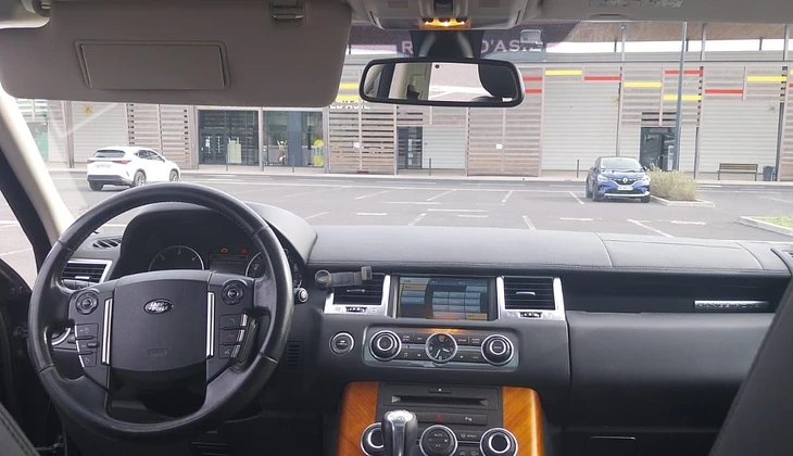 location-LAND ROVER-Thuir-roadstr