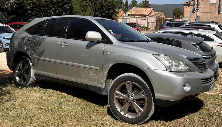 location-LEXUS-Vitrolles-roadstr