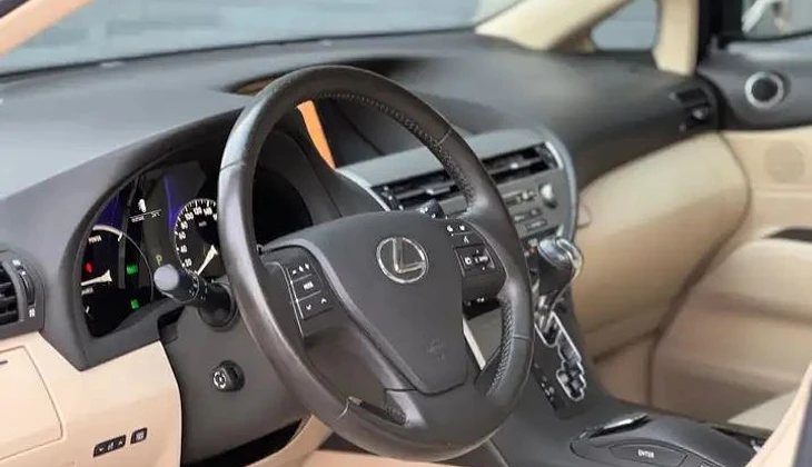 location-LEXUS-Sainghin-en-Mélantois-roadstr