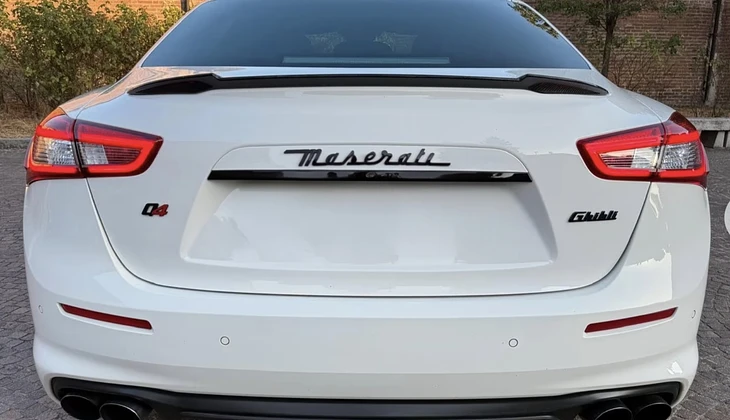 location-MASERATI-Montbrison-roadstr