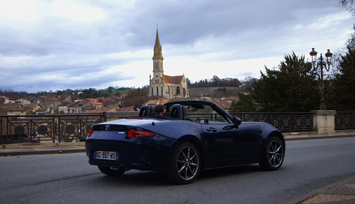 location-MAZDA-Agen-roadstr