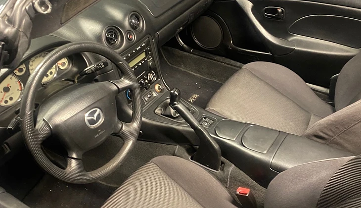 location-MAZDA-Paris-roadstr