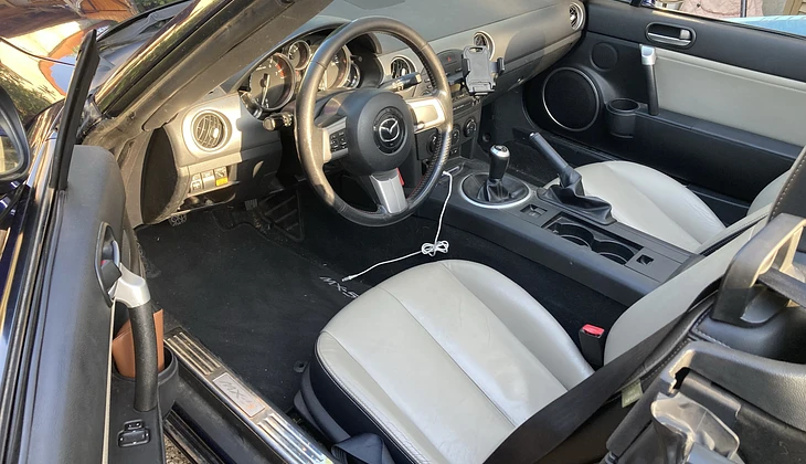 location-MAZDA-Sausset-les-Pins-roadstr