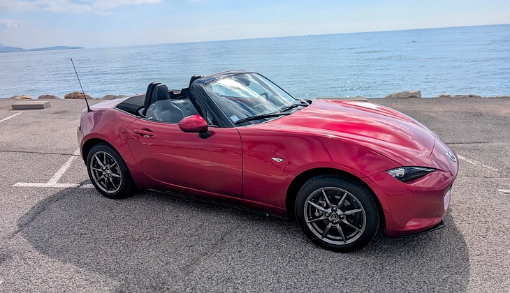 location-MAZDA-Antibes-roadstr