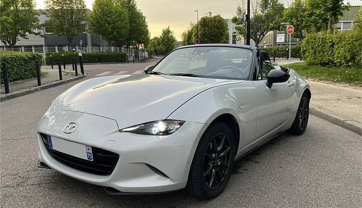 location-MAZDA-Paris-roadstr