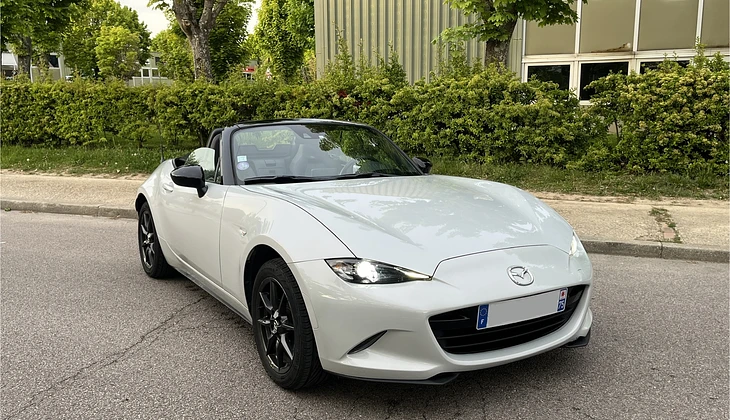 location-MAZDA-Paris-roadstr