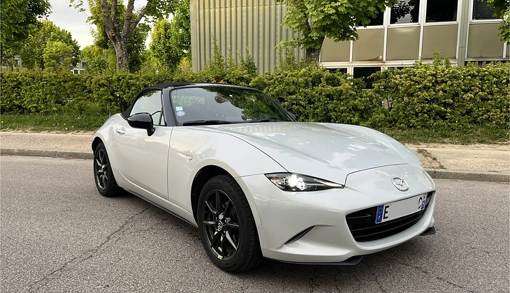 location-MAZDA-Paris-roadstr