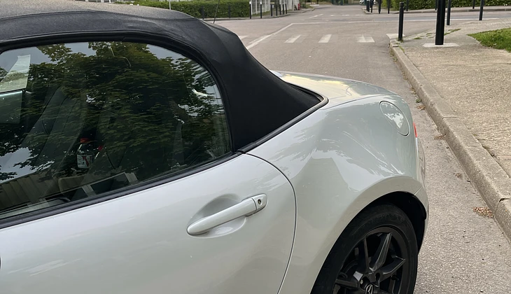 location-MAZDA-Paris-roadstr