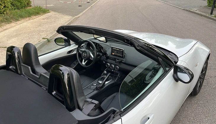 location-MAZDA-Paris-roadstr