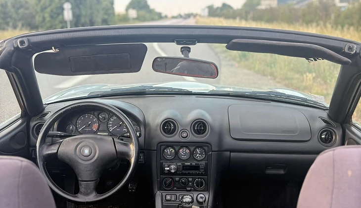 location-MAZDA-Saint-Remèze-roadstr