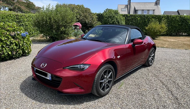 location-MAZDA-Tréméoc-roadstr