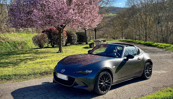 location-MAZDA-Trèves-roadstr