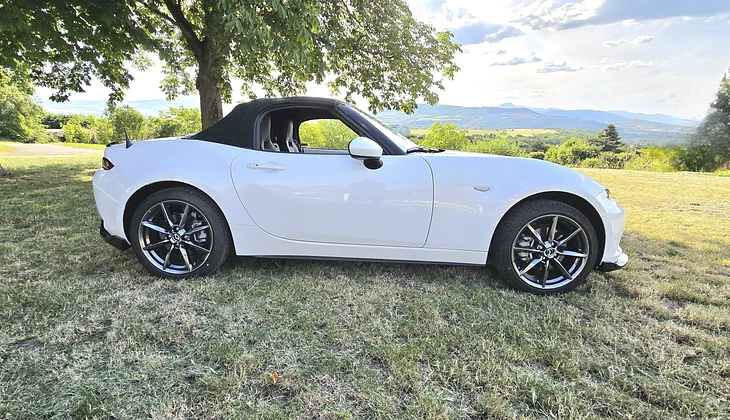 location-MAZDA-Vic-le-Comte-roadstr