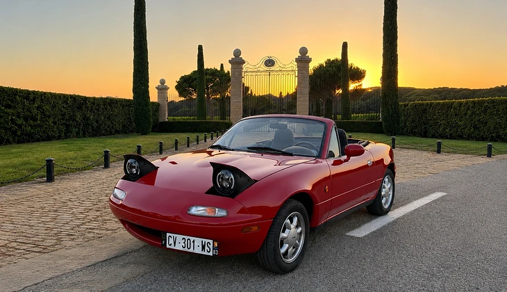 location-MAZDA-Le Lavandou-roadstr