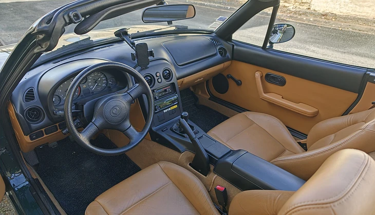 location-MAZDA-La Rochelle-roadstr
