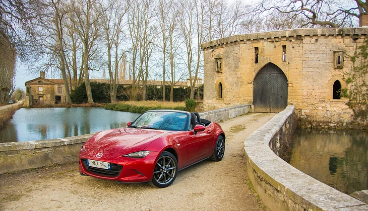 location-MAZDA-Montélier-roadstr