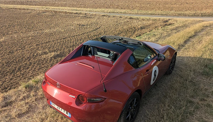 location-MAZDA-Communay-roadstr