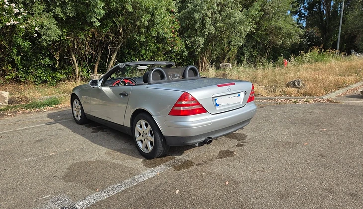 location-MERCEDES-BENZ-Fréjus-roadstr