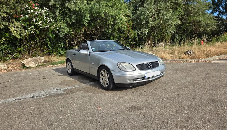 location-MERCEDES-BENZ-Fréjus-roadstr