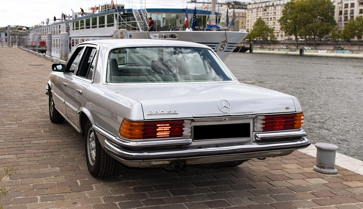 location-MERCEDES-BENZ-Paris-roadstr