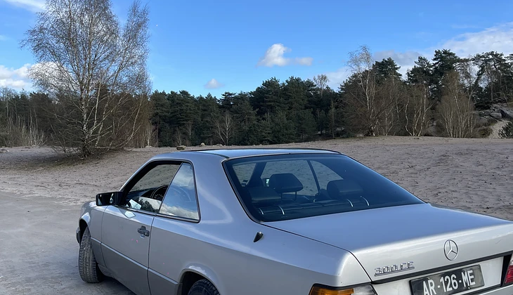 location-MERCEDES-BENZ-Nemours-roadstr