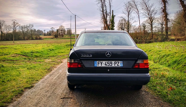 location-MERCEDES-BENZ-Pacé-roadstr