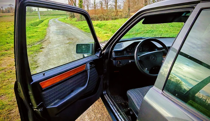 location-MERCEDES-BENZ-Pacé-roadstr