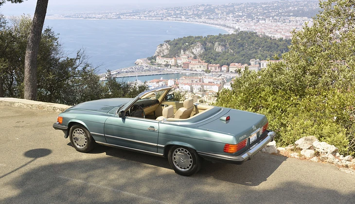 location-MERCEDES-BENZ-Nice-roadstr