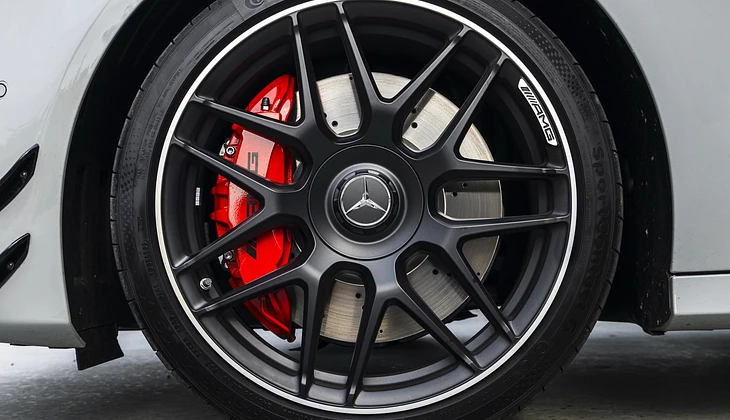 location-MERCEDES-BENZ-Lille-roadstr