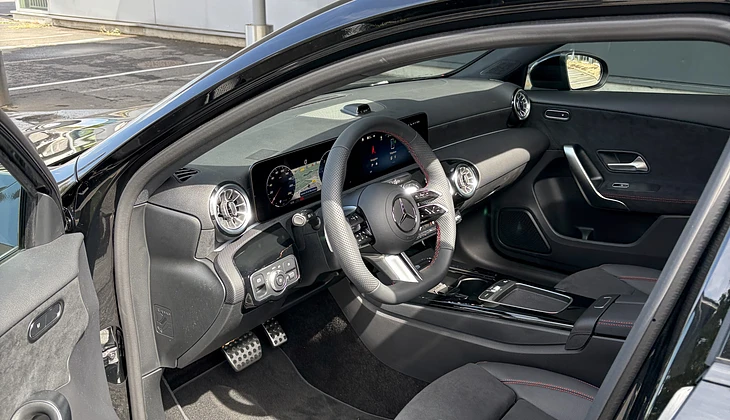 location-MERCEDES-BENZ-Livry-Gargan-roadstr