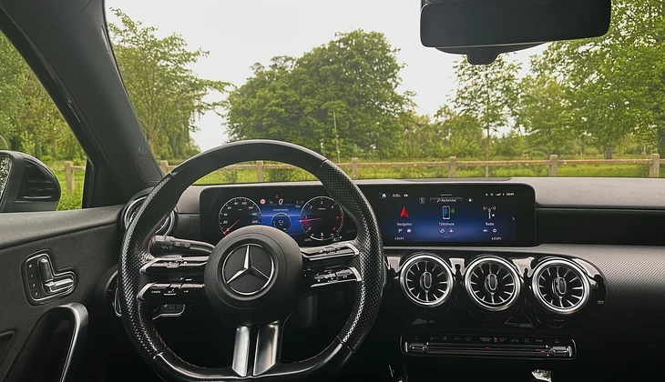 location-MERCEDES-BENZ-Caen-roadstr