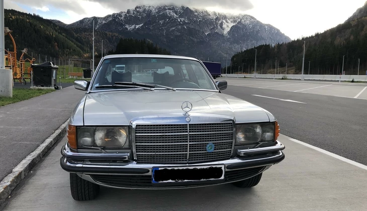location-MERCEDES-BENZ-Cachan-roadstr