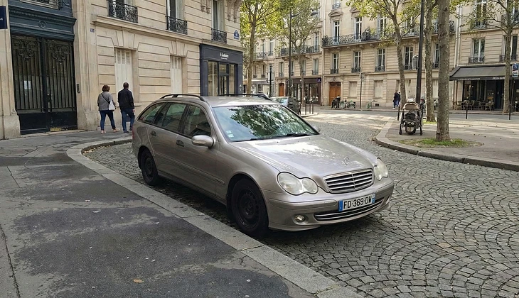 location-MERCEDES-BENZ-Fréthun-roadstr