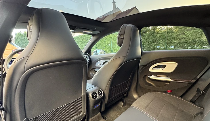 location-MERCEDES-BENZ-Alfortville-roadstr