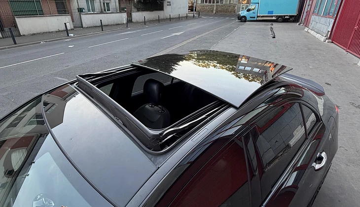 location-MERCEDES-BENZ-Saint-Denis-roadstr