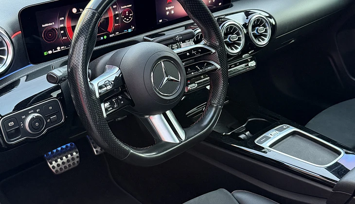 location-MERCEDES-BENZ-Saint-Denis-roadstr